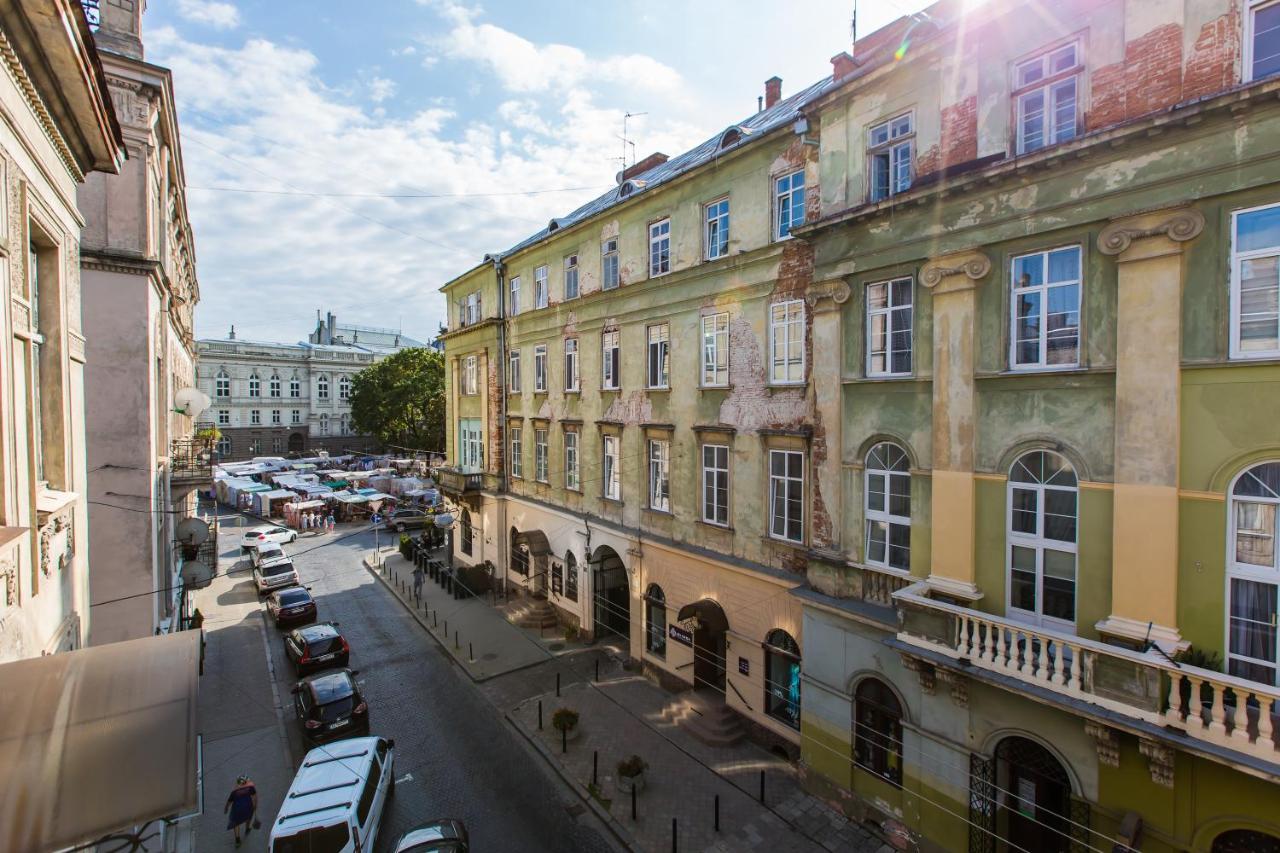Навпроти Вернісажу Біля Оперного Вулиця Театральна 26 Є Балкон Та Інернет Leilighet Lviv Eksteriør bilde